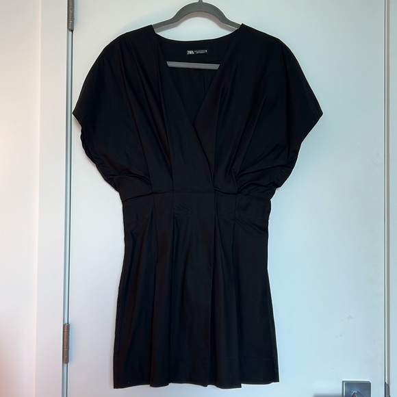 NEW Zara Black Poplin Mini Dress in M - Picture 2 of 4